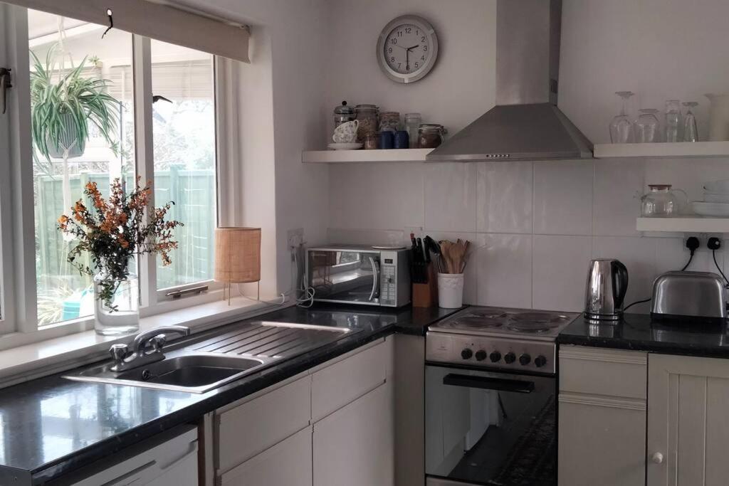 The Flower House, Idyllic Cornish Retreat. Appartement Saint Erth Buitenkant foto